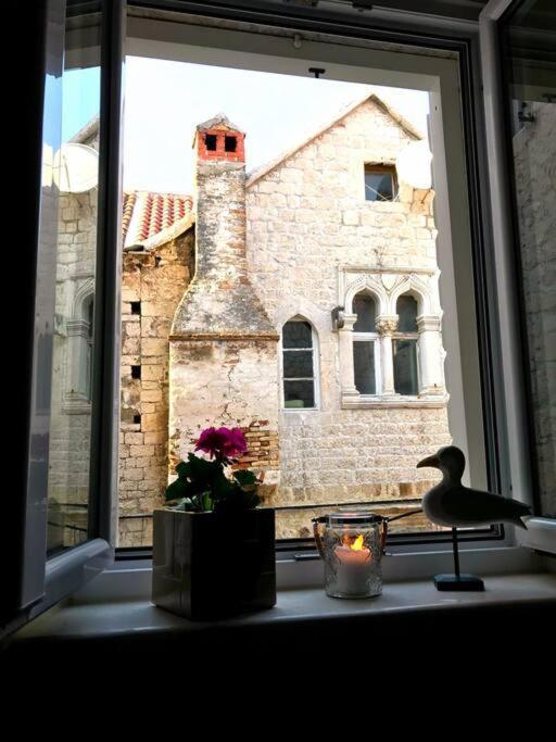 Old Town Apartments Trogir - Free Parking Exteriör bild