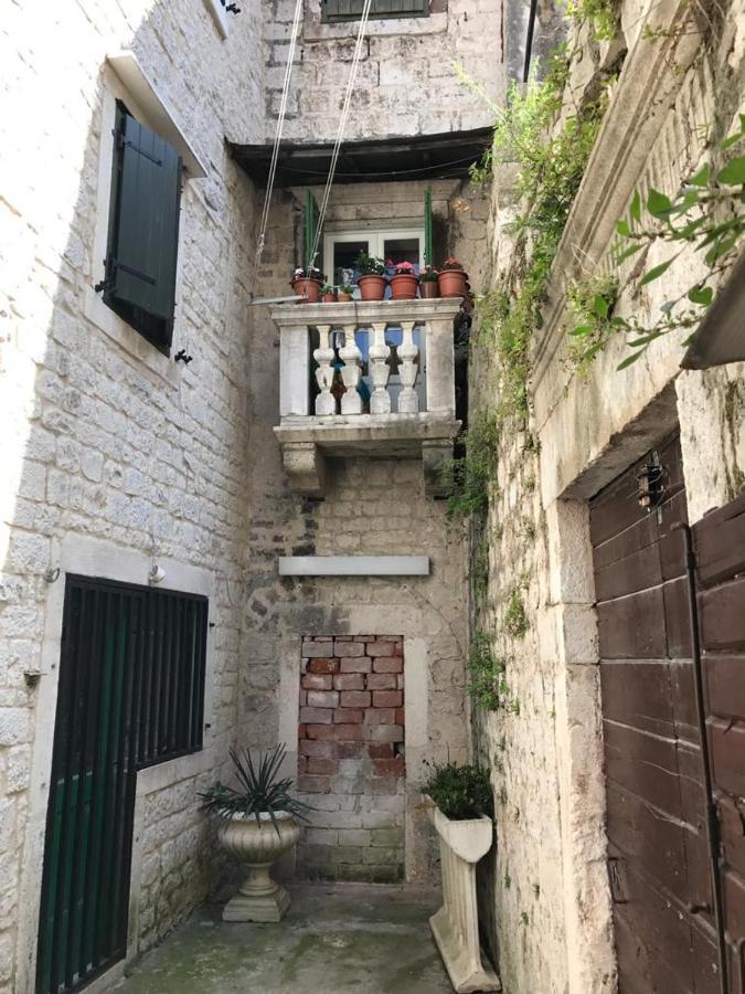 Old Town Apartments Trogir - Free Parking Exteriör bild