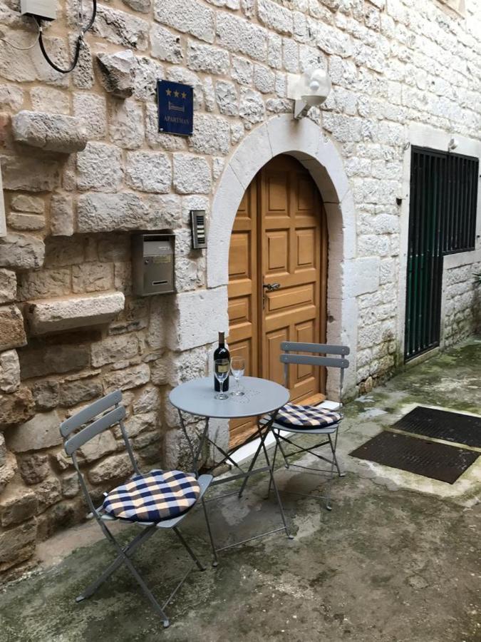 Old Town Apartments Trogir - Free Parking Exteriör bild