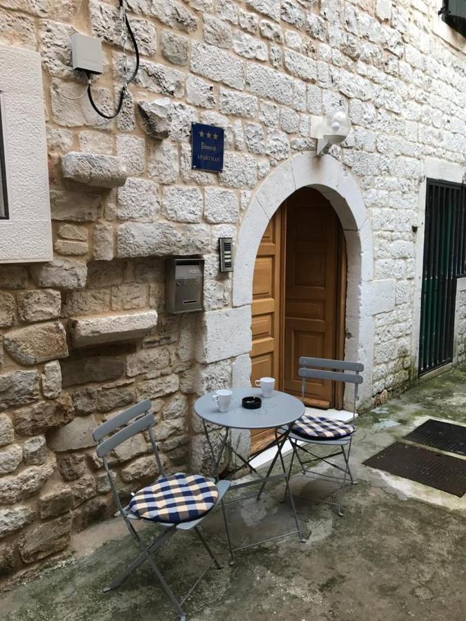 Old Town Apartments Trogir - Free Parking Exteriör bild
