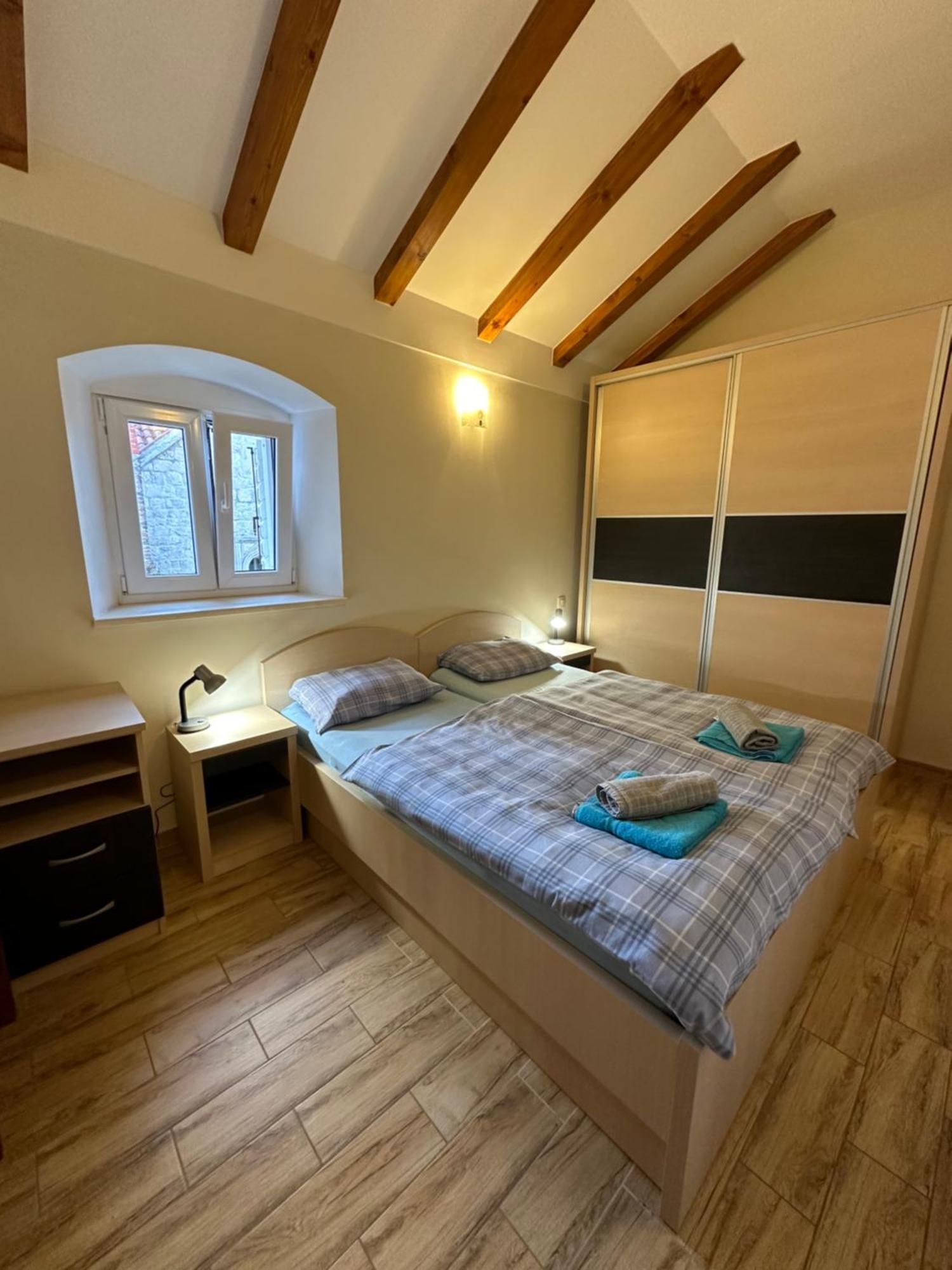 Old Town Apartments Trogir - Free Parking Exteriör bild