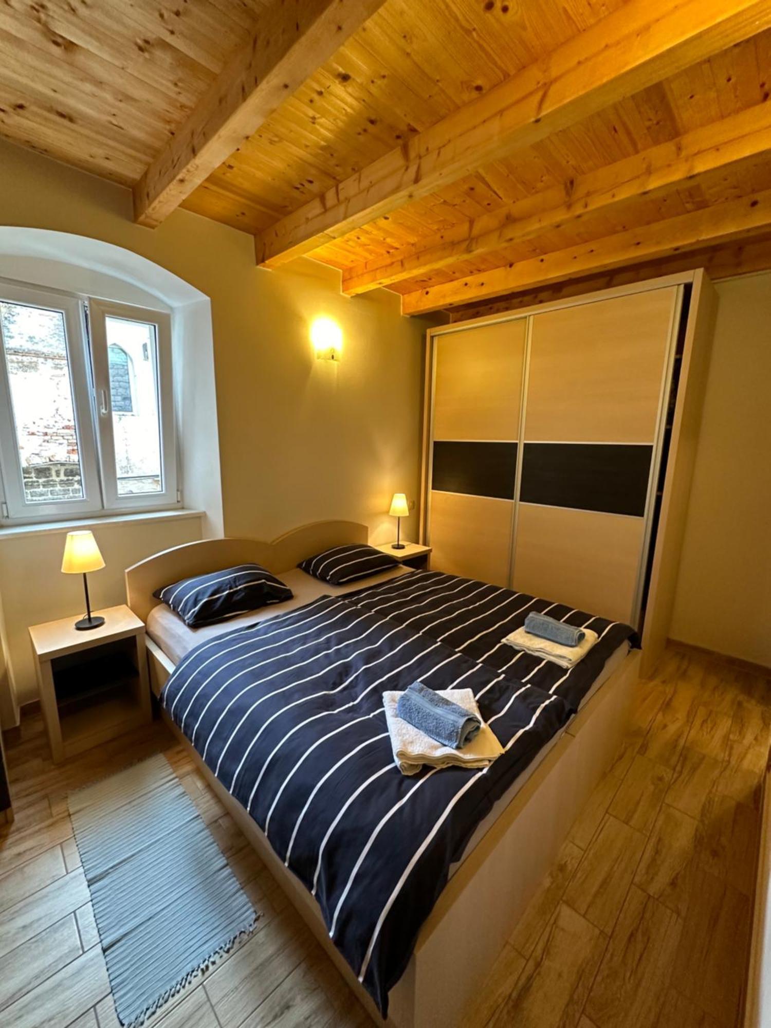 Old Town Apartments Trogir - Free Parking Exteriör bild
