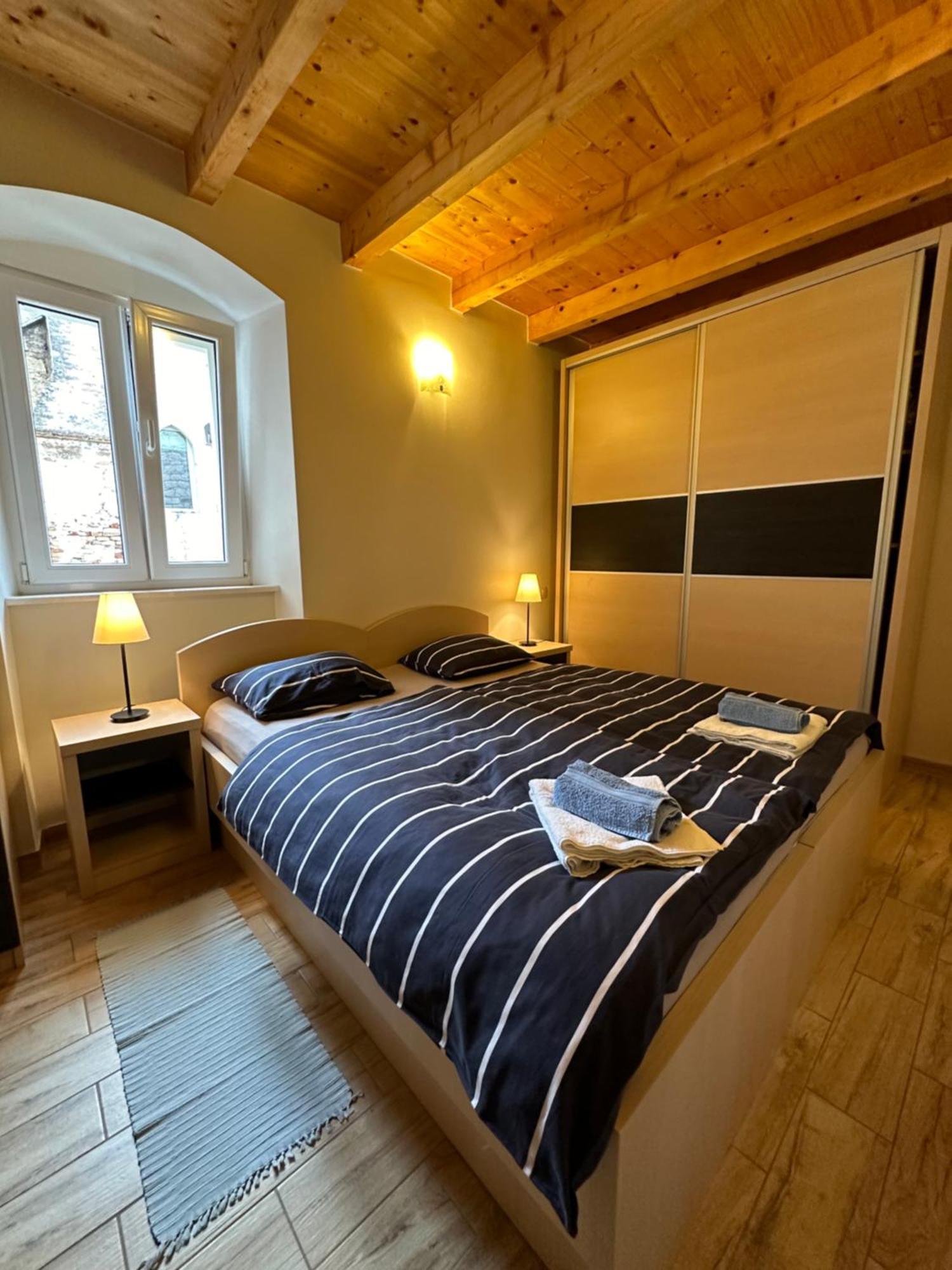 Old Town Apartments Trogir - Free Parking Exteriör bild