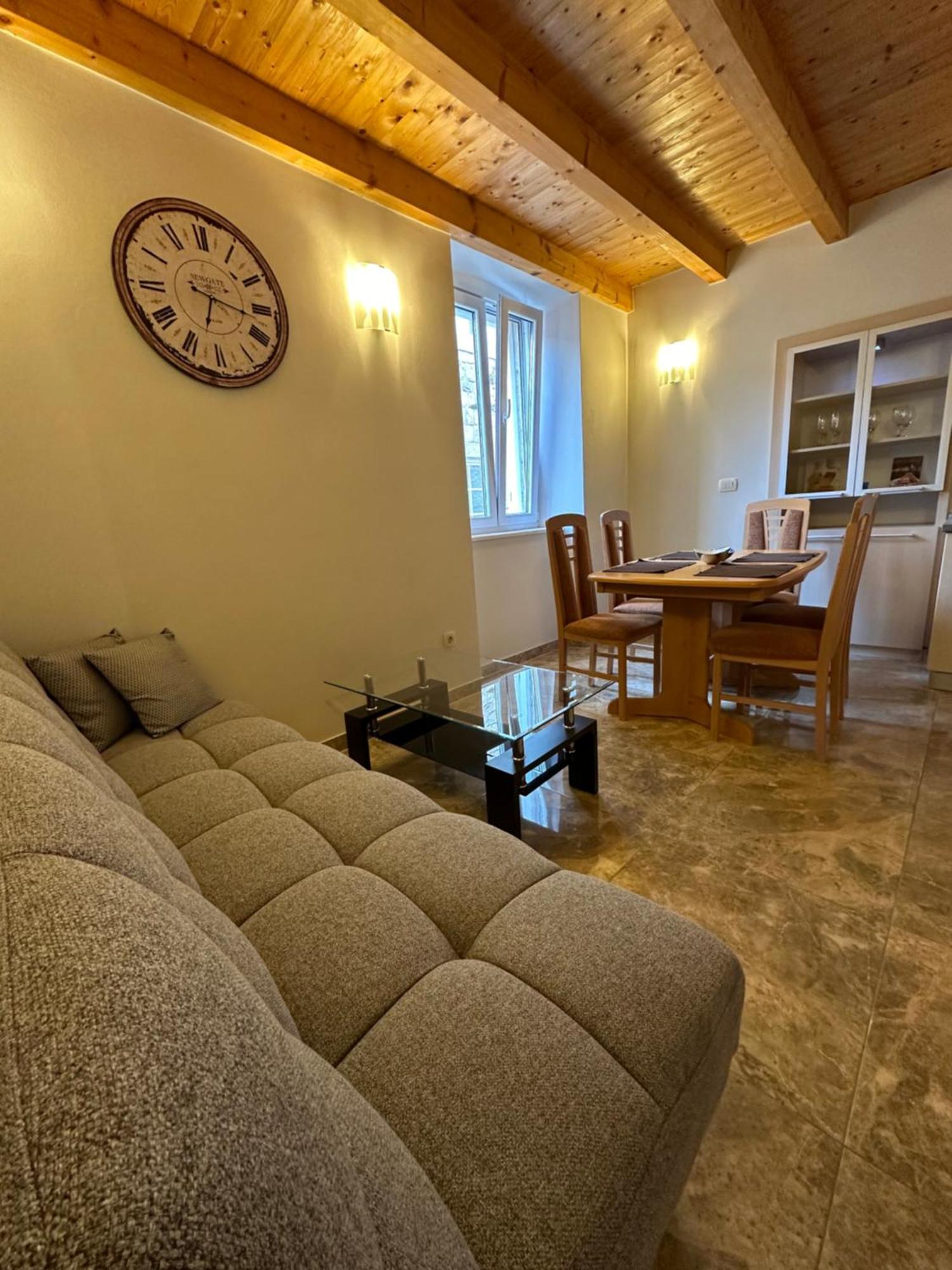 Old Town Apartments Trogir - Free Parking Exteriör bild