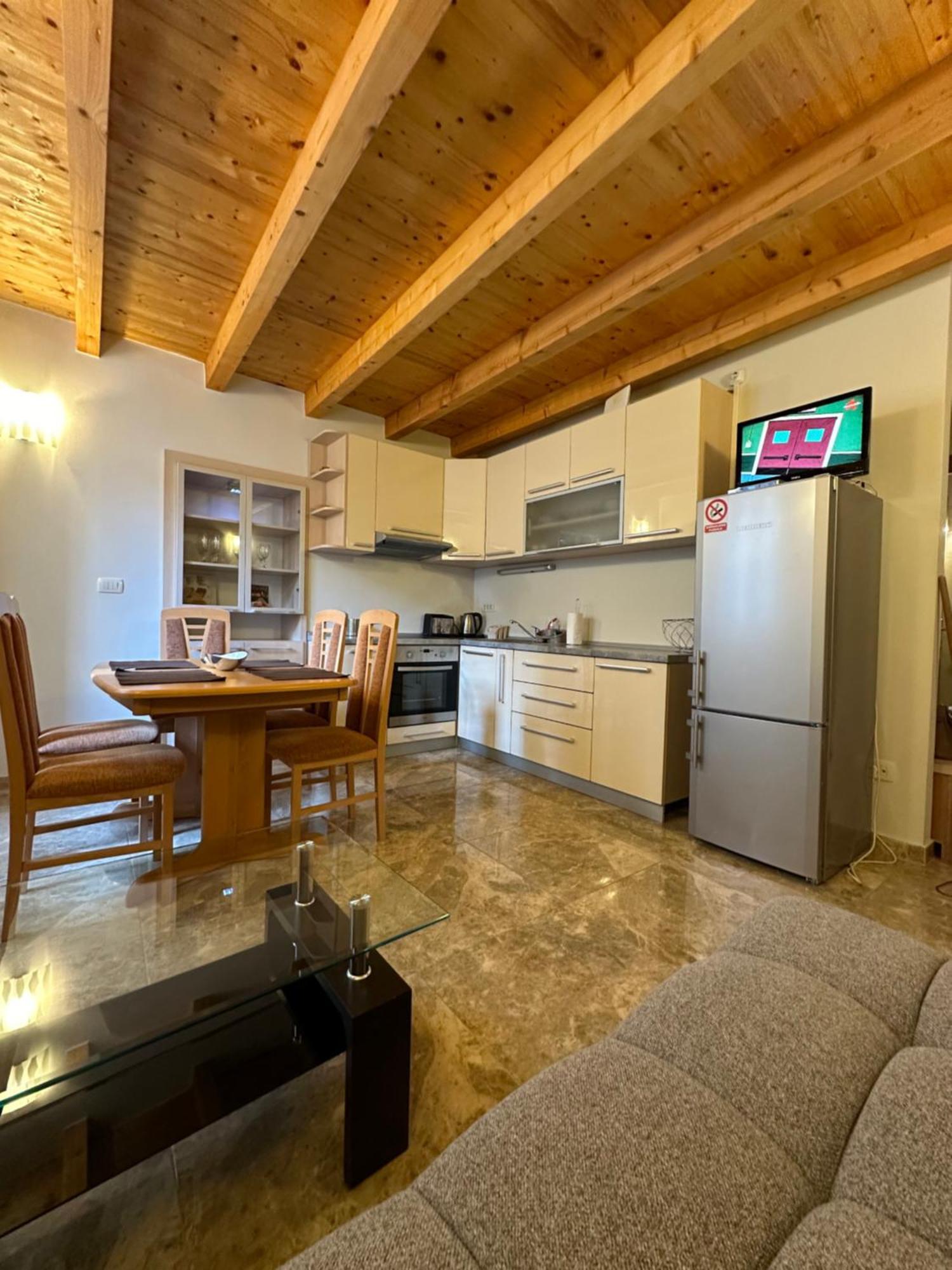 Old Town Apartments Trogir - Free Parking Exteriör bild
